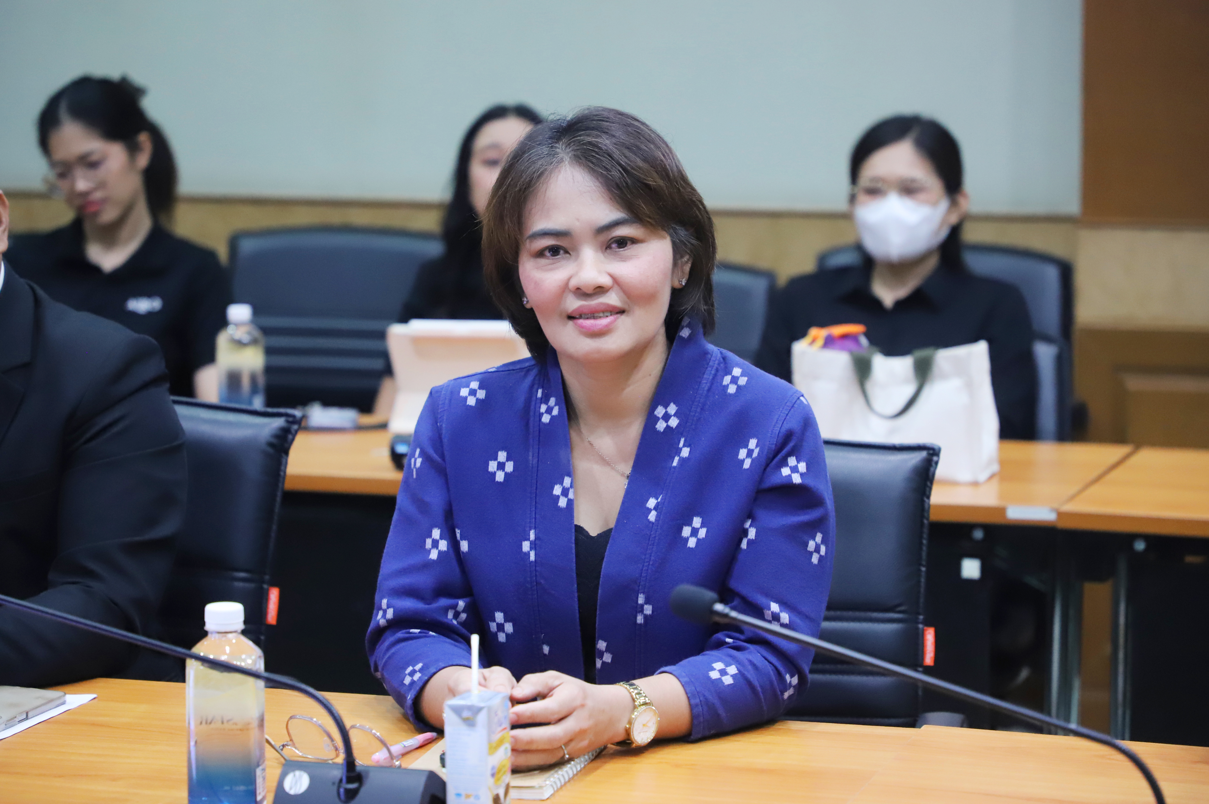 title - สำนักบริหารกองทุน (สบท.)  จัดการประชุมภายใน เพื่อติดตามเร่งรัดการดำเนินงานตามกรอบหน้าที่และตัวชี้วัด